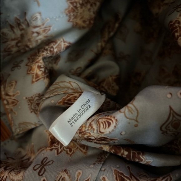 HOBO Large  limited edition fringe metallic leather Sheila bag. - Picture 5 of 17